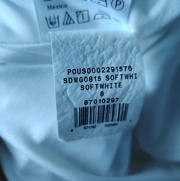 Elegant White Backless Dress - Picture 5 of 8